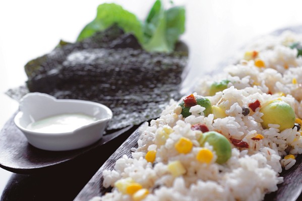 大麦レシピでデトックス④彩り野菜と麦のサラダ風手巻き寿司