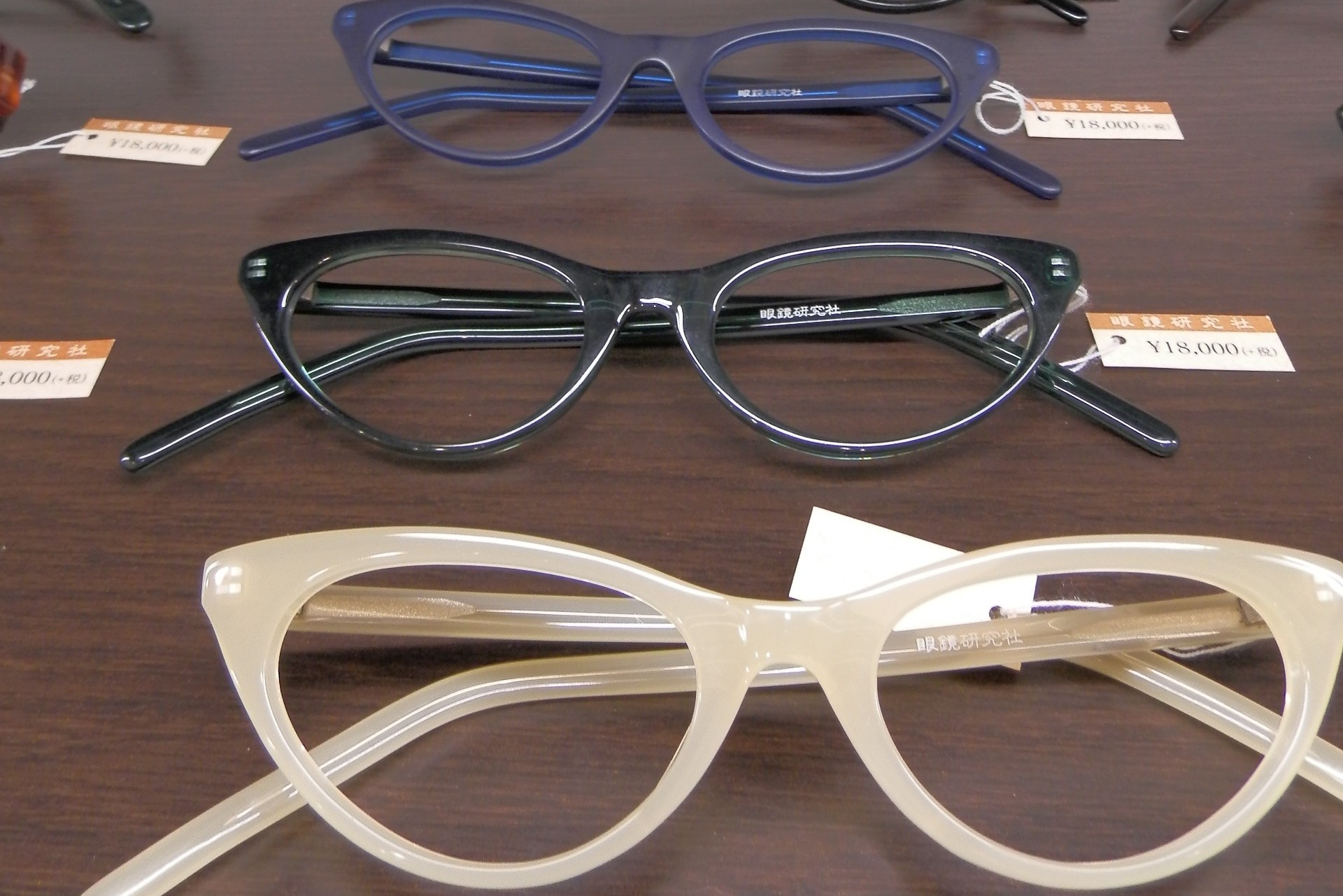 明治創業の日本人の顔に合うメガネ