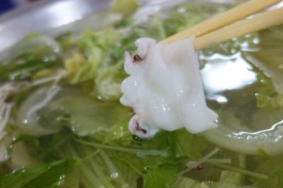 レタスどっさり「たこしゃぶ鍋」～日本最北端で美容鍋を発見！～