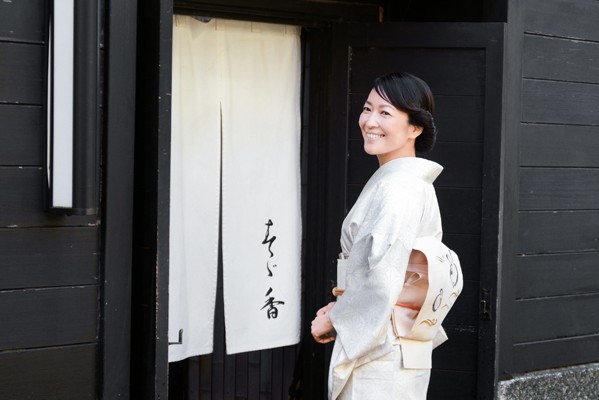 羽田美智子さんも納得。「着物暮らしに習う 美しい姿勢と所作」①着物暮らしには、美と健康のポイントが