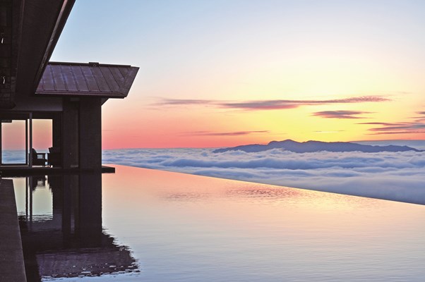 美肌の湯から雲海を望む、標高1000ｍの絶景温泉＠赤倉観光ホテル