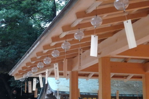 「縁むすび風鈴」で良縁祈願。川越氷川神社の夏の涼