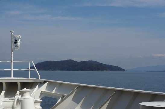 琵琶湖の美味を楽しみながら 、白亜の客船でクルージング