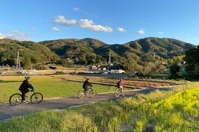 大人だって軽々！マウンテンバイクで修善寺を“再発見”する、冬のウェルネス・トリップへ