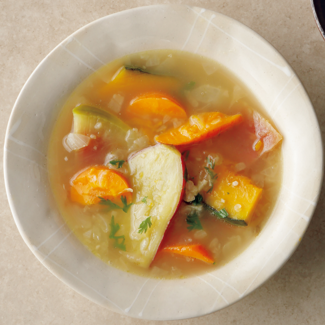 食物繊維をしっかりととれる、根菜のスープ