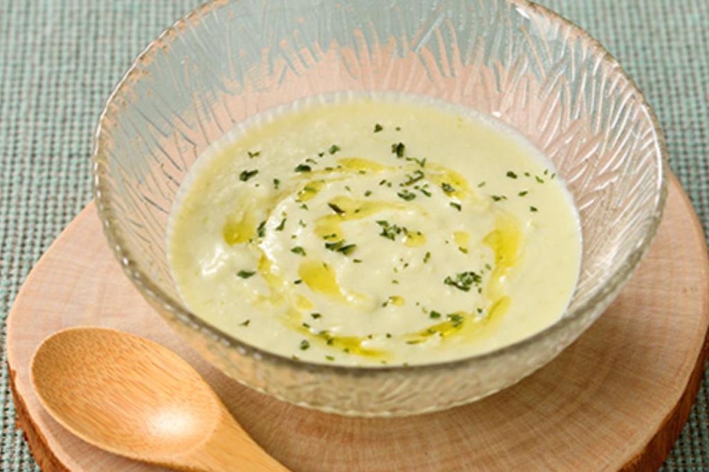 豆乳ヨーグルトと枝豆の冷製スープ