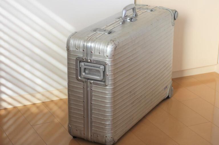 【長持ちアイテム】25年愛用したリモワのスーツケースがついに修理不能になった訳
