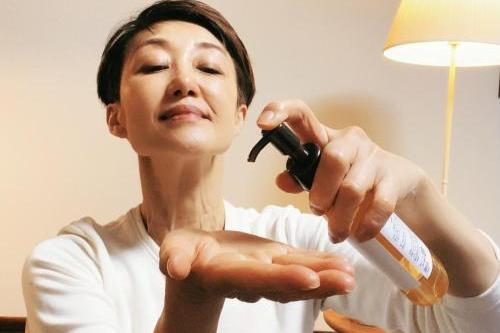「老けたとは言わせない！」閉経後も輝く肌作り／オーガニックスペシャリスト吉川千明さんの“究極の美の習慣”とは？