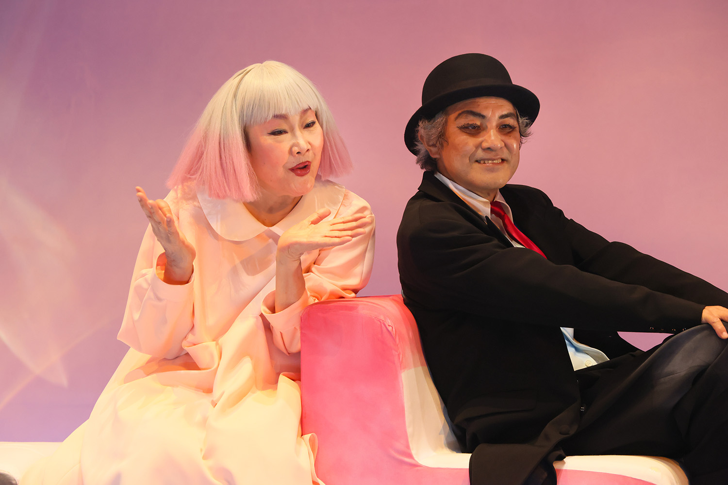 白石加代子　神奈川芸術劇場　「さいごの1つ前」2022 舞台写真