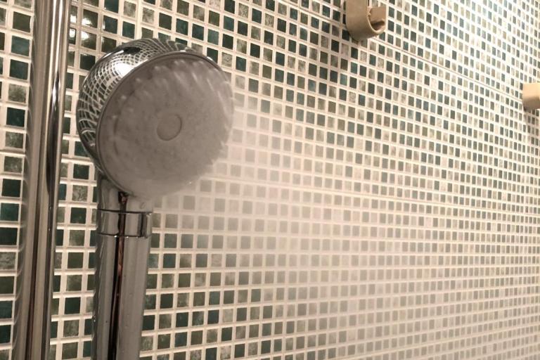 【50代が使ってみた】ファインバブルのシャワーヘッドに交換したら…驚いた！