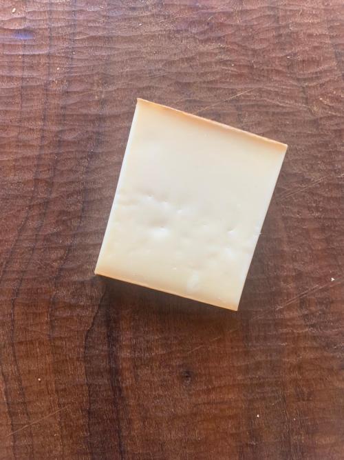 TOYO Cheese Factoryのラクレットチーズ