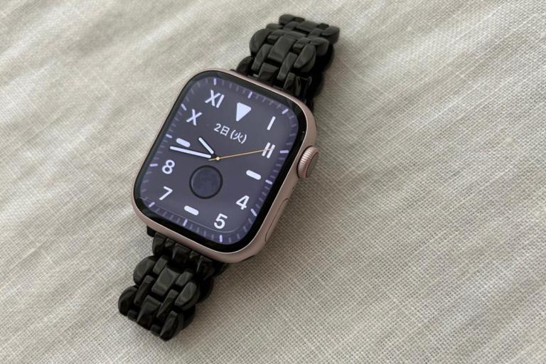 小物の夏じたく。今年も、Apple Watchのバンドをケイト・スペードに変えてアクセサリーっぽく。