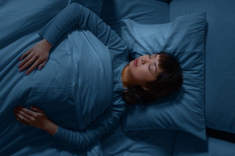 更年期の睡眠トラブルの改善には、ホルモン「メラトニン」をいかに働かせるかがカギ