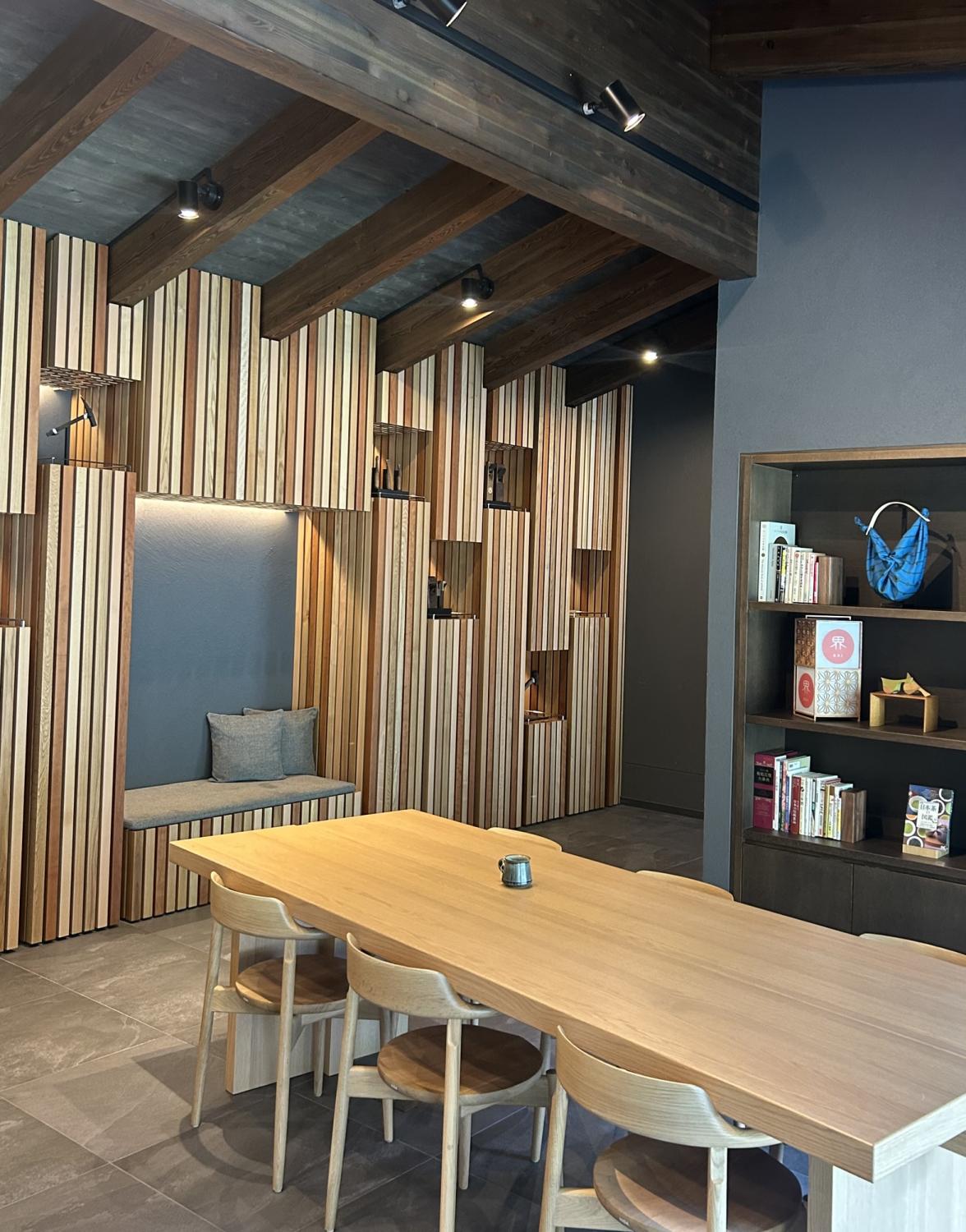 界奥飛騨のライブラリー