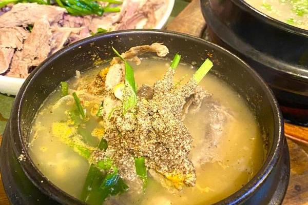 予約必須！”鴨の参鶏湯”☆新大久保コリアン街で夏の食養生を