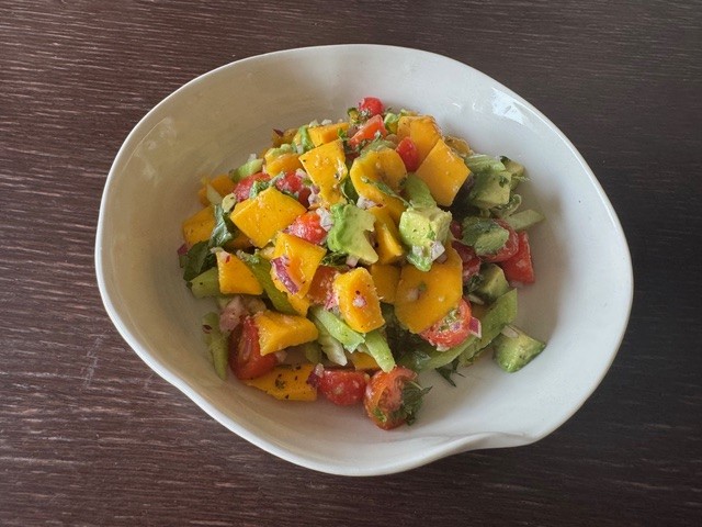 マンゴーのサラダ