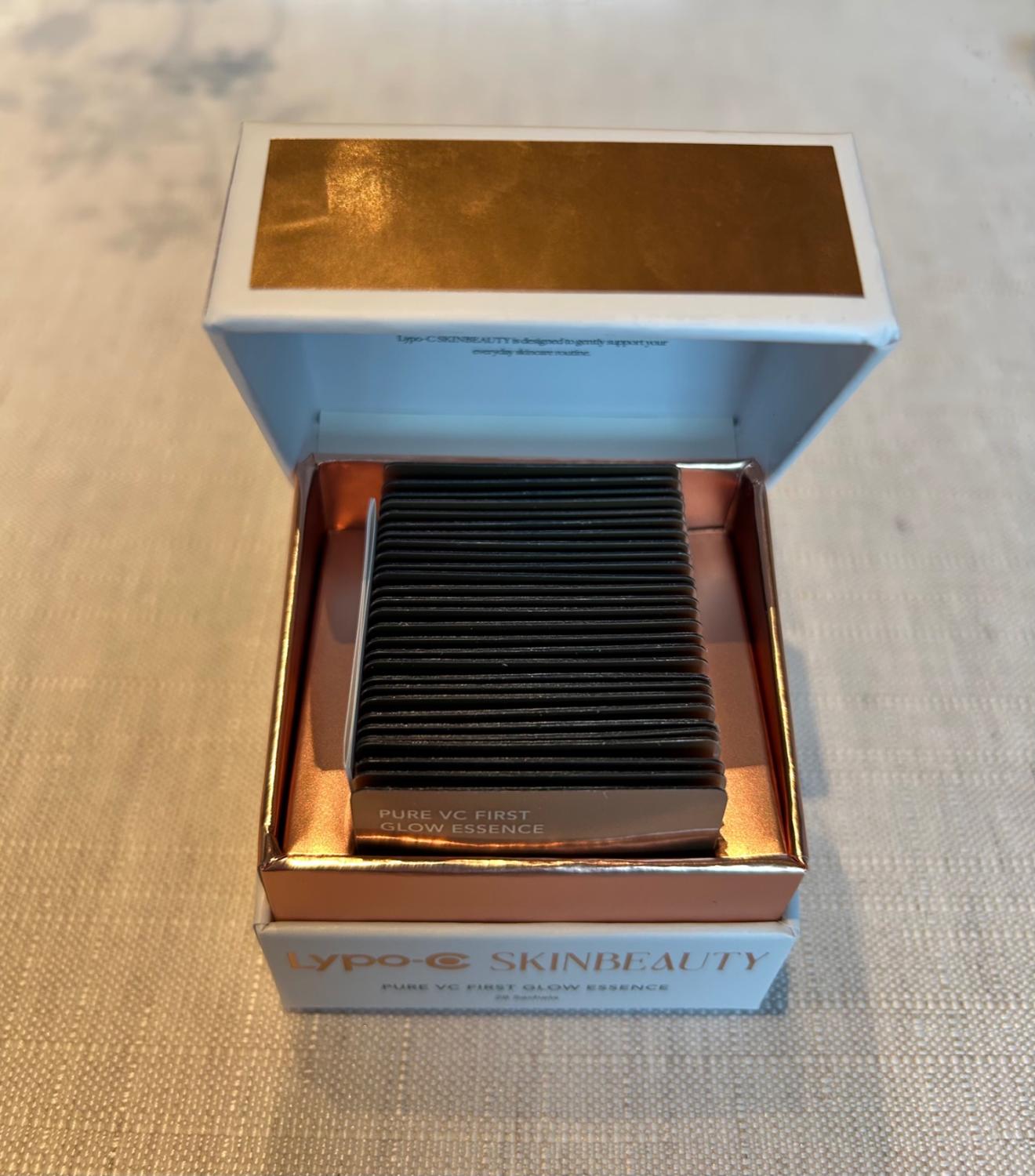 リポシー　スキンケア　フタを開けた状態