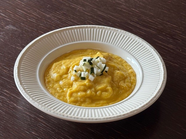 マンゴーとズッキーニの冷製スープ