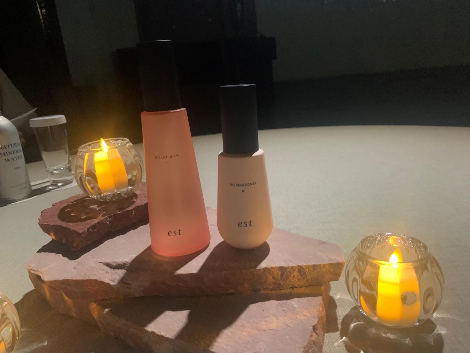 【左】エスト　ザ ローション EX（Tタイプ）　【右】エスト　ザ エマルジョン EX（Mタイプ）