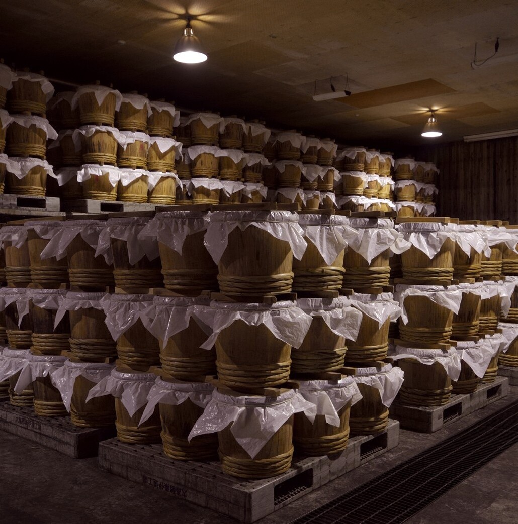大高酵素「スーパーオータカ」｜製造工程：杉樽全景