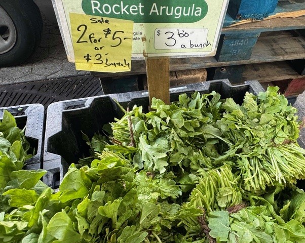 ファーマーズマーケットのルッコラ