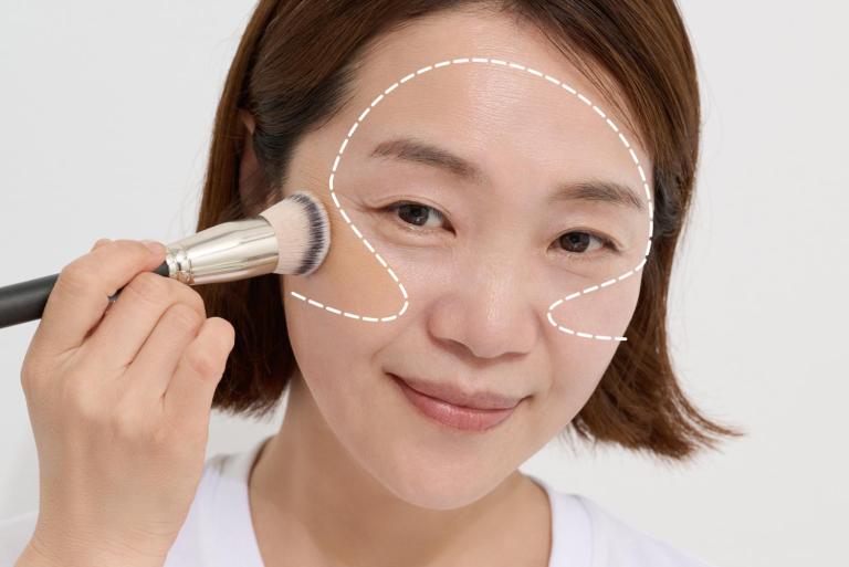 外でアクティブに体を動かしても、汗くずれしにくいファンデーションは？／広瀬あつこ流・猛暑でもくずれにくいメイク【40代、50代】