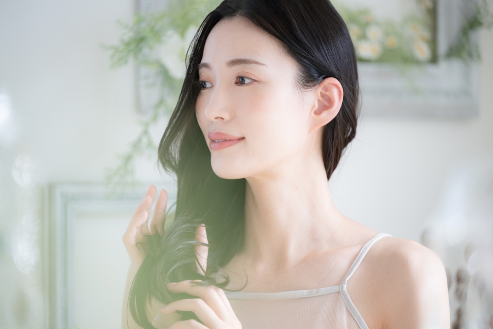 Young,Long,Hair,Women's,Hair,Care,Beauty,Botanical,Image,Profile