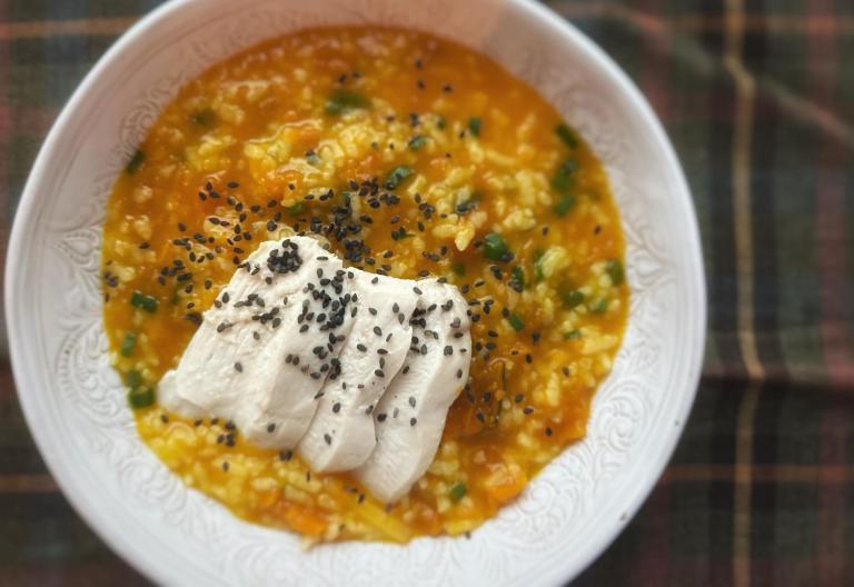 鍋ひとつで栄養満点！「ほくほくかぼちゃ粥&サラダチキン」【大人のハロウィンにも】