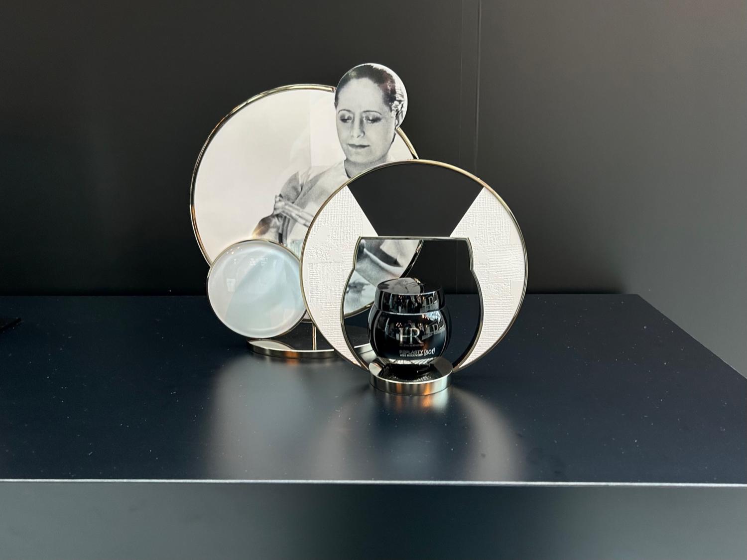 ヘレナルビンスタイン クリーム展示