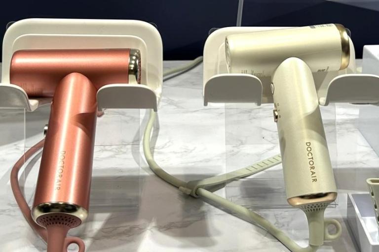 ボディケアのドクターエアから美容機器が登場。邪魔にならないコンパクトなアイテムばかり！