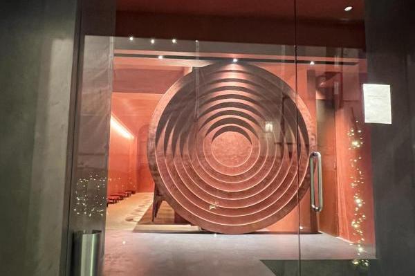 山の気配、土のにおい、風が運ぶ季節のうつろいを感じる素材とワイン。中野にオープンしたフレンチが奥深い！